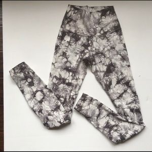Lululemon dual tie dye Shibori W. U. Luxtreme Sz 2